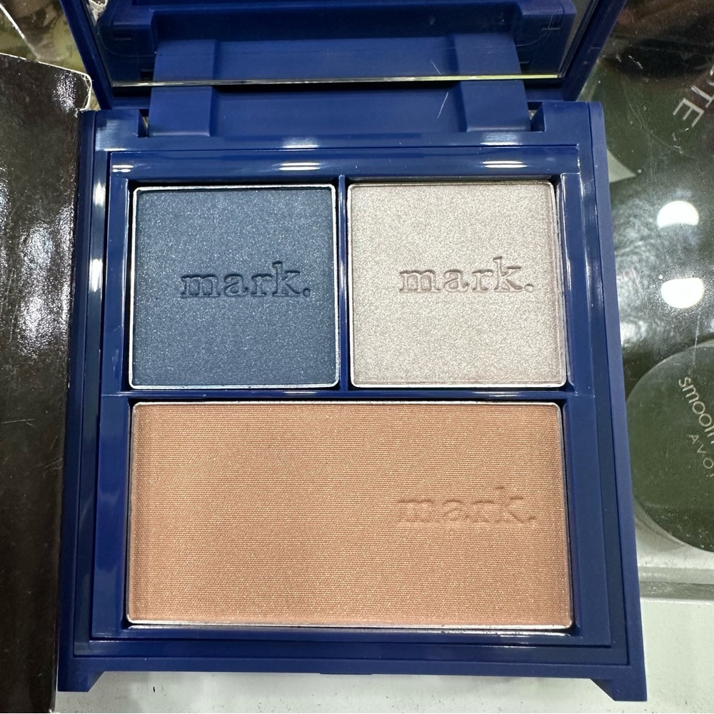 Avon Mark Flip For It color Kit South Beach